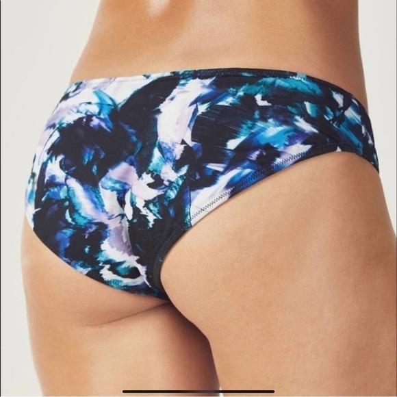 NWT Fabletics Olivia Reversible Bikini Swim Bottoms Monarch Print Sz S Swimwear - Picture 4 of 16
